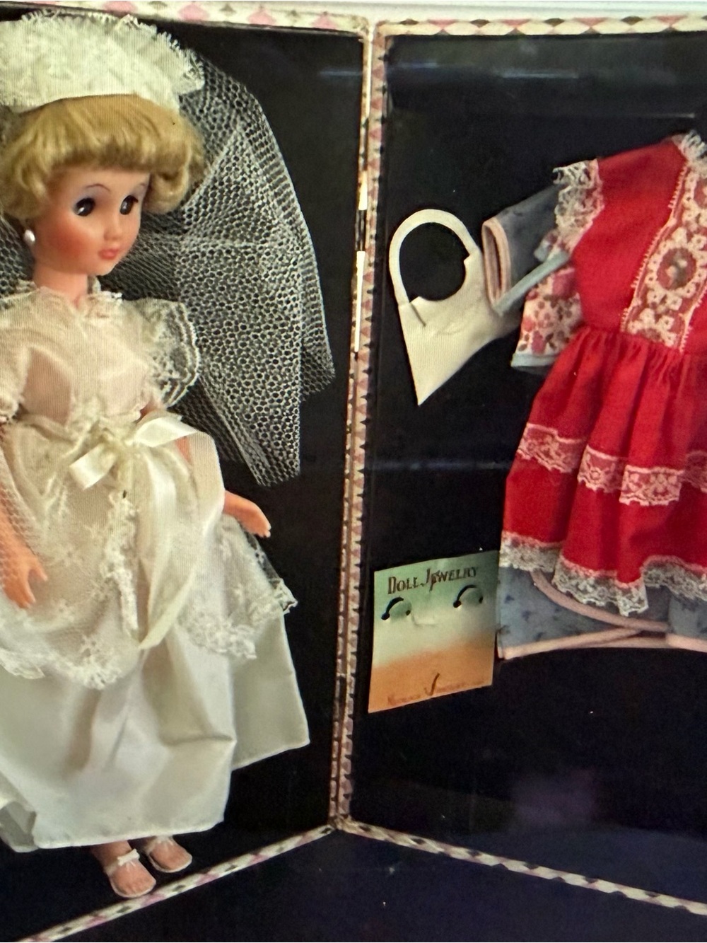VINTAGE Roberta Toby-Teen Fashion Bridal Doll Set
